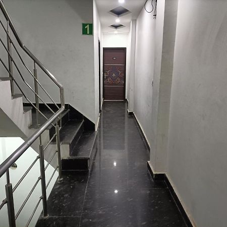 Airport Hotel Breeze New Delhi Extérieur photo