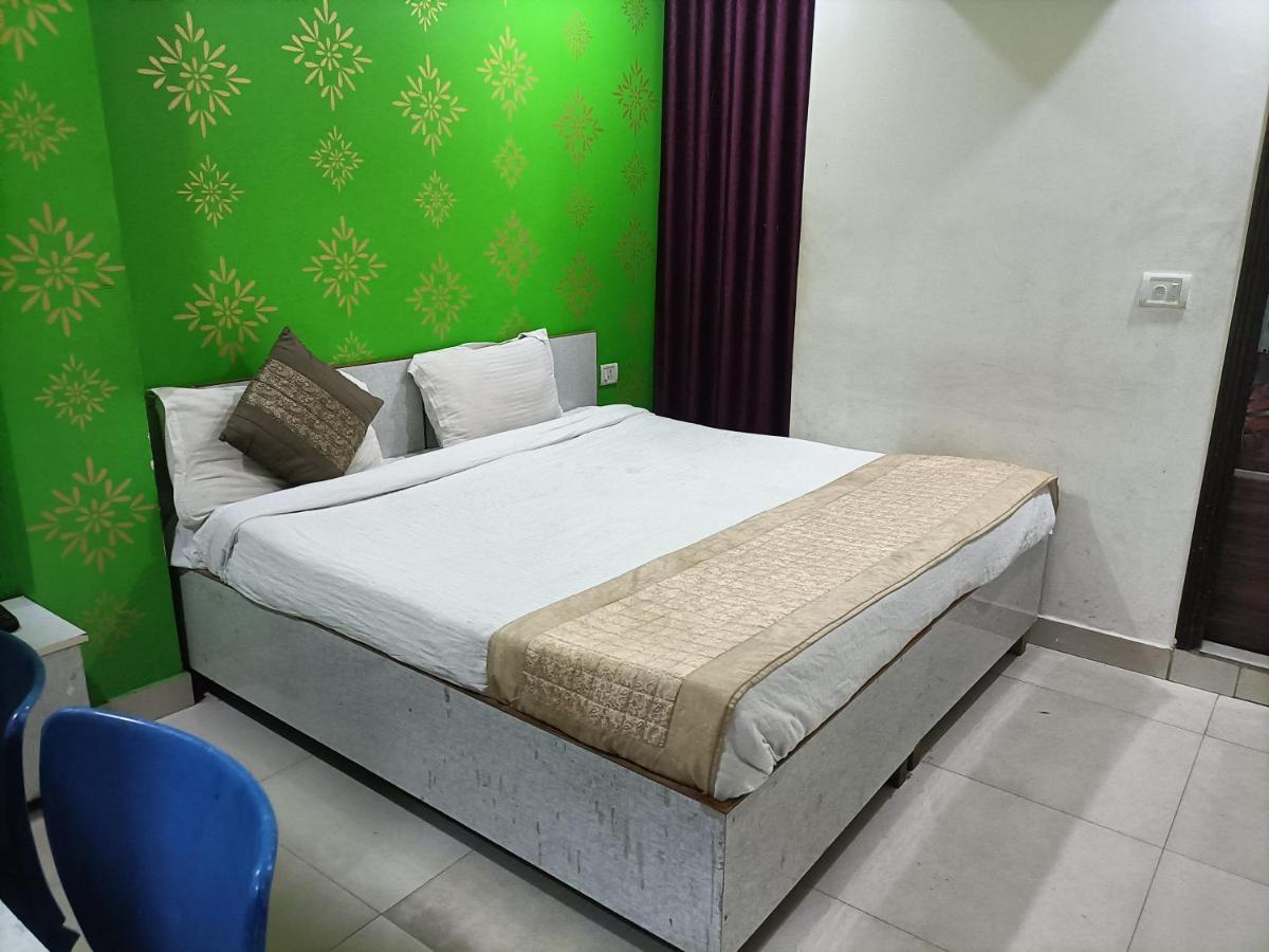 Airport Hotel Breeze New Delhi Extérieur photo