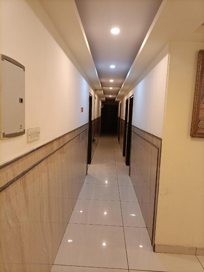 Airport Hotel Breeze New Delhi Extérieur photo
