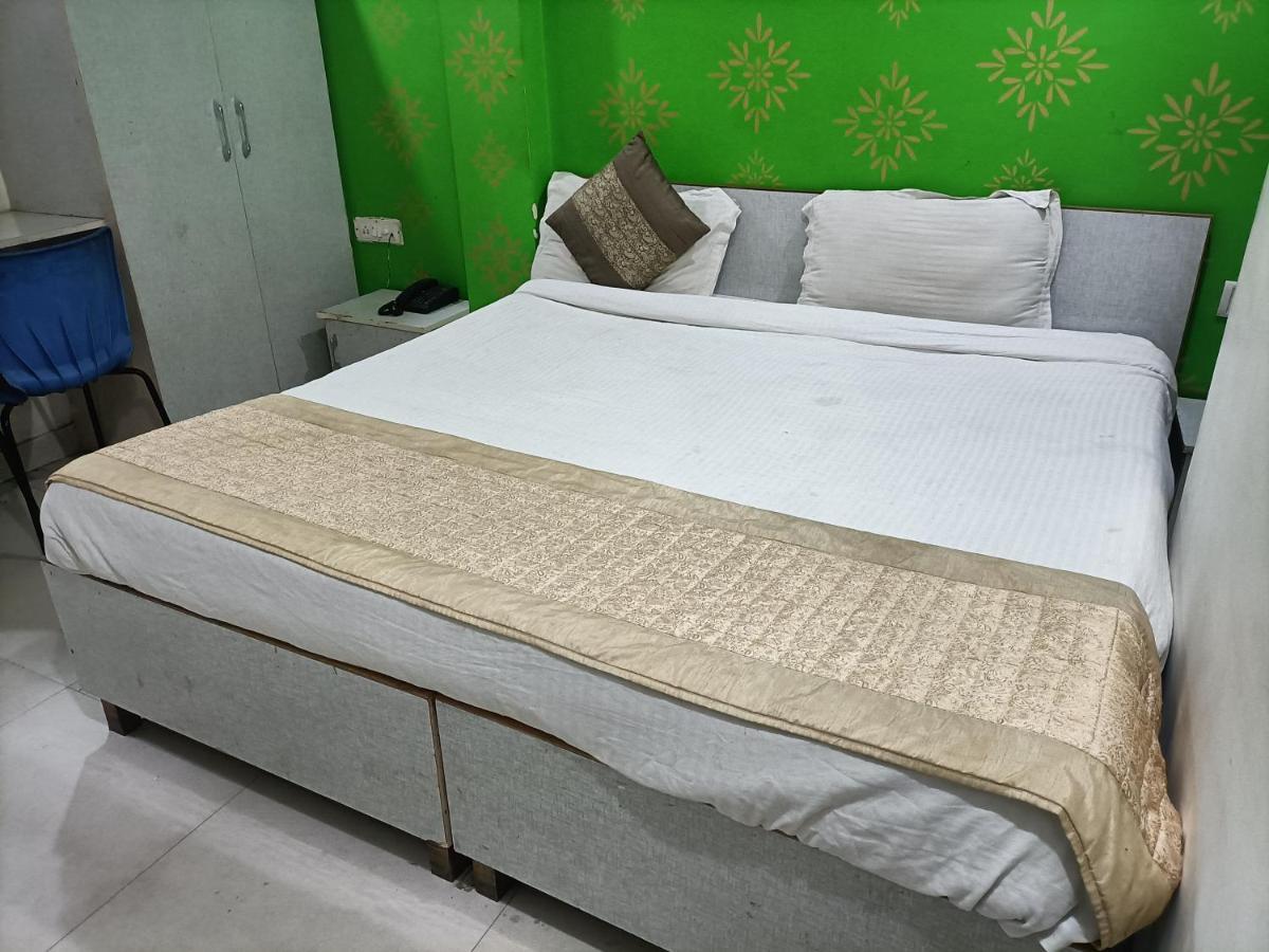 Airport Hotel Breeze New Delhi Extérieur photo